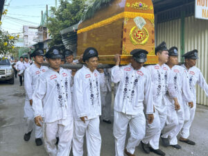 quan tài hỏa táng nắp tròn vàng sử dụng tron gói tang lễ hỏa táng trang trọng cao cấp