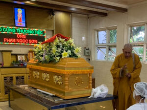 quan tài hỏa táng trung trang trí chữ phúc dịch vụ hỏa táng trọn gói