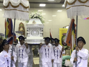 Quan tài hỏa táng lớn trắng